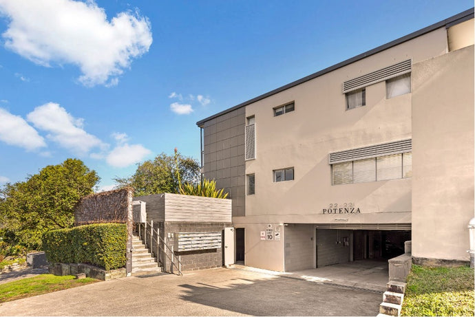 8/22 Victor Road Brookvale